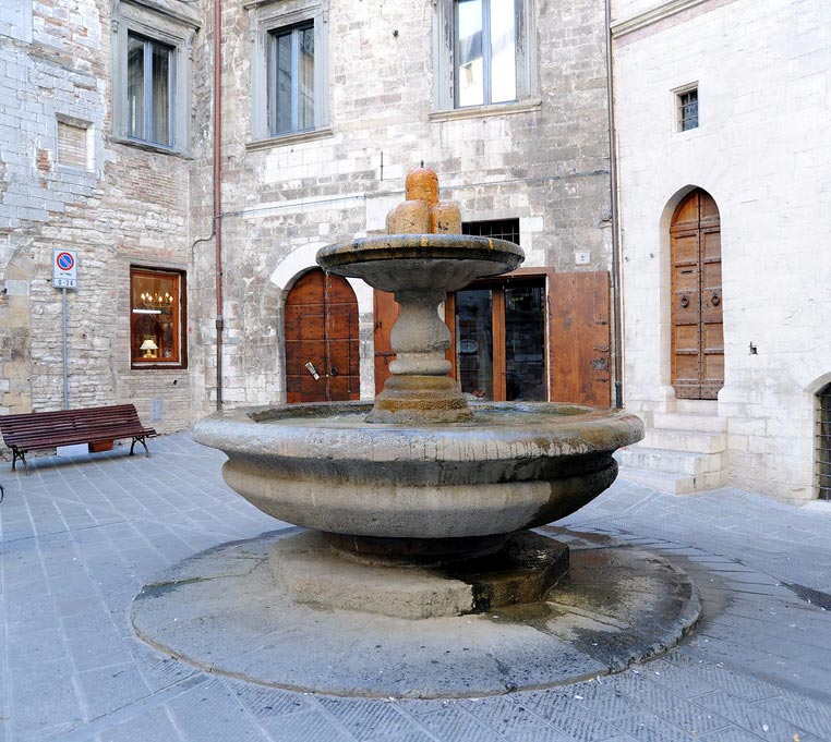 Fontana-del-Bargello-Gubbio